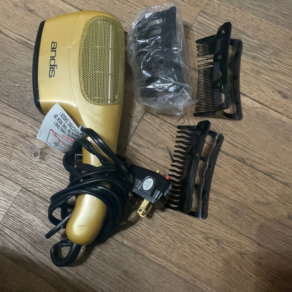 Andis Tourmaline Ceramic Ionic Styling Hair Dryer, with 3 attachments.  AB989